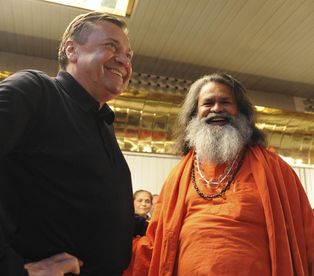 H.H._Swamiji_with_mayor_Jankovic_2