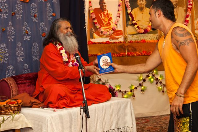 Swamiji_in_New_Zealand_IMG_3693