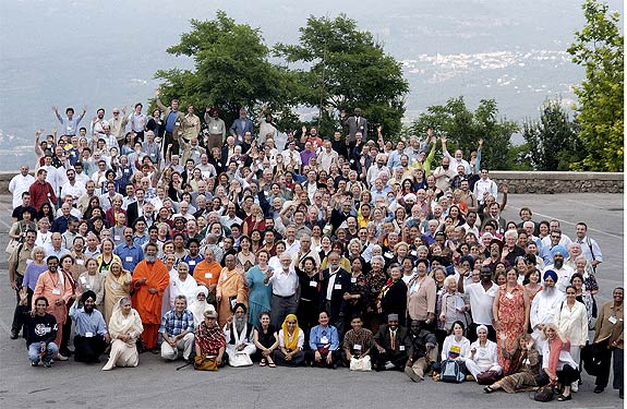 Group photo of the Montserrat Assembly (copyright 2004 Council for a Parliament of the World\'s Religions & Steve Rohrbach)