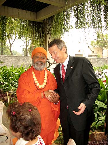 His Holiness Swamiji with Dr. Martin Bartenstein, Austrian Minister of Economy